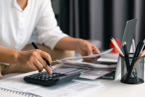 「年末調整で8万円戻ってきた」という友人。私は数千円でしたが、なぜ還付金にこんなに差が出るのでしょうか？