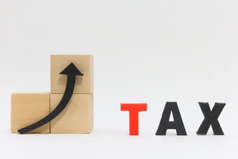 18歳の子どもに「うっかり年収123万円稼いでしまったので税金負担が増えるかも」と謝られました。税金はいくらくらい増えるのでしょうか？