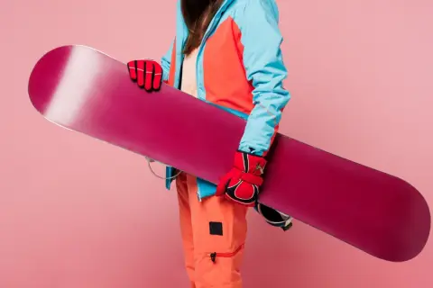 スノボ板を持って新幹線に乗るのですが「荷物席」を取っても大丈夫でしょうか？ 年末のタイミングでもあり、最近は席のトラブルが多くて不安です。