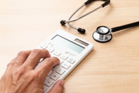 医療費が“9万8000円”もかかるのに、なぜか毎回限度額に届かない…。60代が知らない“外来療養費の地味な壁”とは？