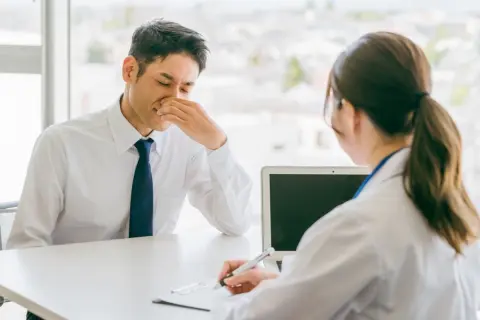 かかりつけ医で病気が見つかり、県外の大学病院を紹介されました。新幹線で通院するのですか、交通費は自腹でしょうか？