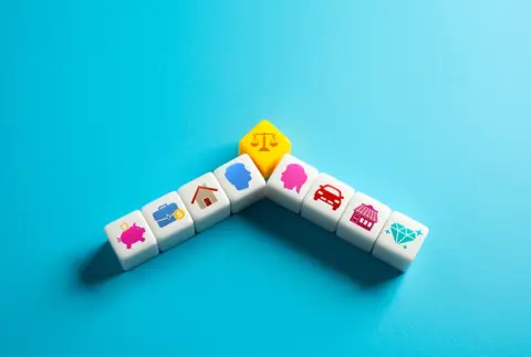 父の遺産“6000万円”を兄妹3人で分けました。私の取り分は“2000万円”なので相続税はかからないですよね？