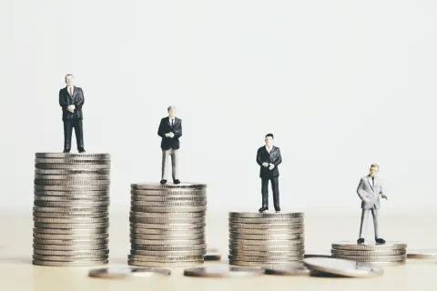 【国家公務員】冬のボーナス支給！ 去年は平均約72万円。“民間との差”はどれくらい？