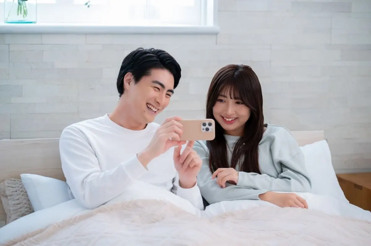 恋人と一緒にスマホ代を節約！「y.u mobile」の「シェア U-NEXT」ってどんなプラン？