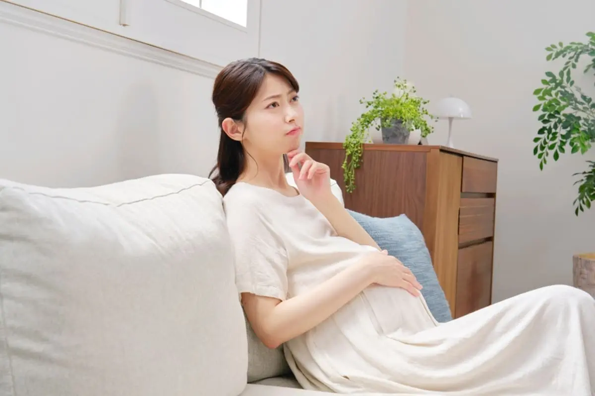 夫に「出産費用は半額しか出さない」と言われショック！ 生活費は基本“折半”ですが、出産のリスクを負っている分「全額出して」というのは甘えでしょうか？「不公平」と批判される理由とは