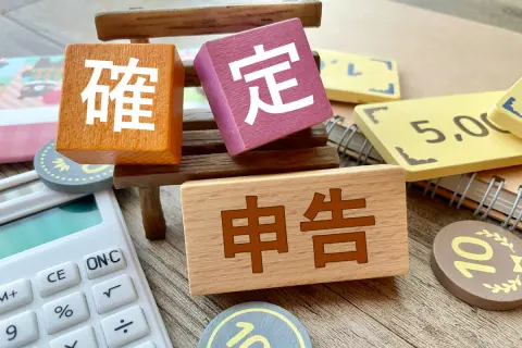 大学生の息子が今さら「去年バイトで130万円くらい稼いだ」と言い出した！ “年末調整”は終わっていますが“確定申告”すれば「特定親族特別控除」を受けられますか？