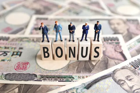 業績好調の弊社、待ちに待った「冬のボーナス」は“60万円オーバー”！ “年間120万円のボーナス”は「中小企業」のわりには多めでしょうか？