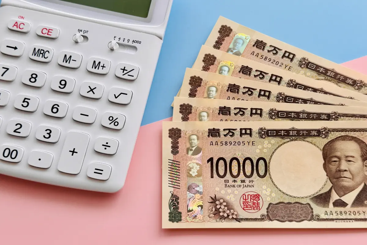 来年生まれる息子を将来「慶應義塾」に行かせたい！ 中等部は“初年度150万円近い学費”がかかるそうですが、もうすぐ始まる「子ども向けNISA」に“毎月1万円”拠出すれば足りますか？