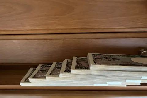 タンス預金が“500万円”を超えたのに頑なに銀行に預けたがらない父。そこまでして「銀行に預けない」理由って何？