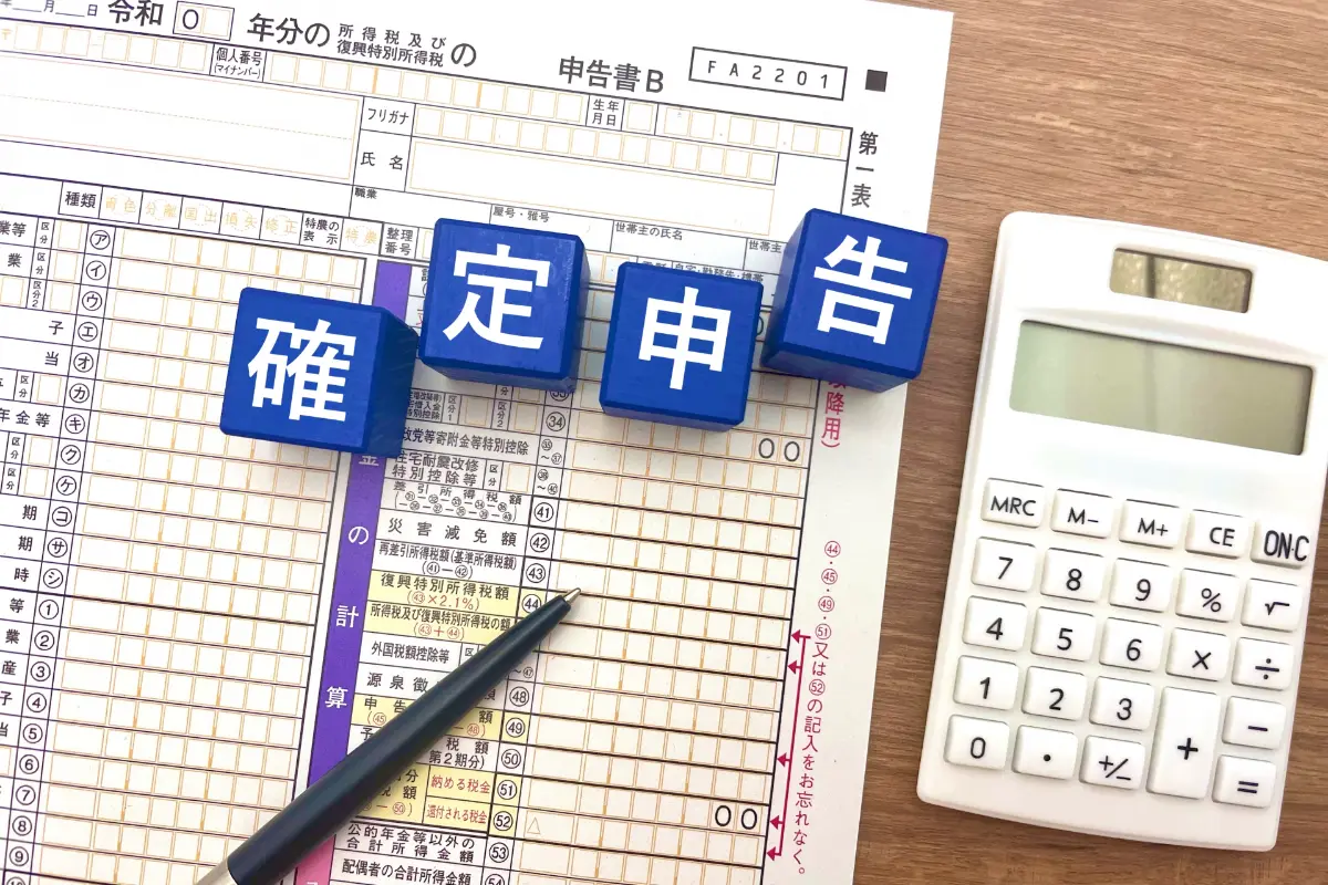 シルバー人材センターで「月3万円」稼ぎ、年金は「月15万円」受給中。なぜか「確定申告が必要」と言われましたが、年収が“400万円以下”でも申告すべきでしょうか？