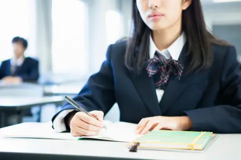 「学費として150万円渡したい」と義母から相談が！ 夫は「贈与税はかからないでしょ」と言いますが不安です。“学費目的”なら本当に大丈夫なのでしょうか？