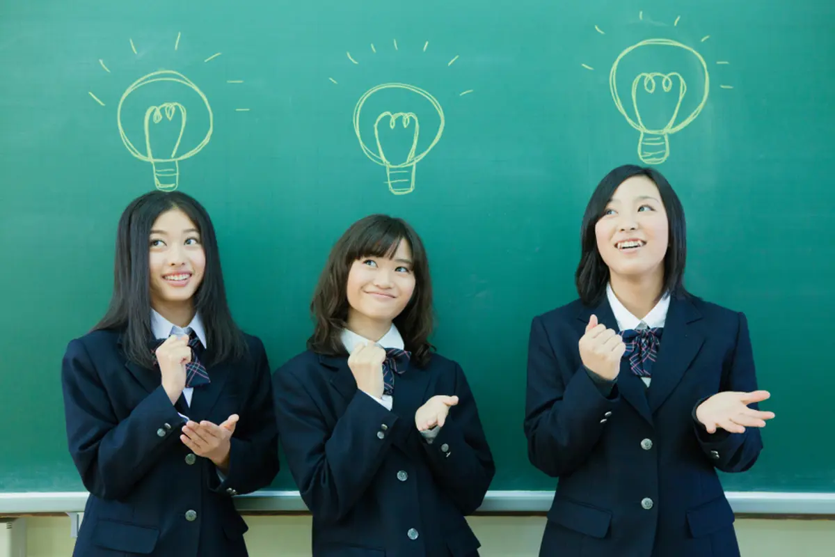 私立高校は無償化と聞いたのに、学費の納付は必要と言われました。助成金はいつ振り込まれるのですか？