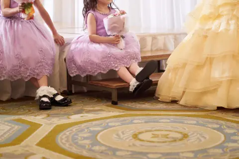 子ども2人を連れて夫と4人で妹の結婚式に出席します。ご祝儀は人数分用意すべき？ 身内だとさらに上乗せが必要でしょうか？