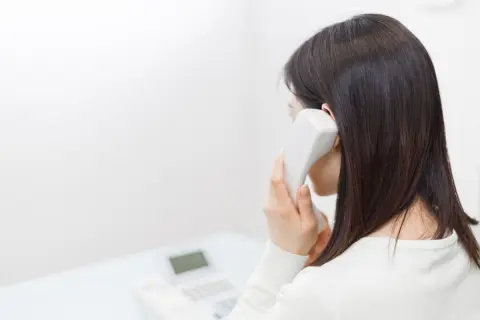 【2026年4月から】固定電話が「1870円→2090円」に料金値上げ！ 実家で使うのは“月に1回程度”ですし、解約すべきですか？ 値上げの背景と「残す「メリット」を解説