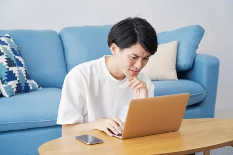 在宅勤務が増えた場合「家賃」や「光熱費」の一部を経費にできると聞きました。仕事とプライベートの境目が曖昧ですが、確定申告で按分は認められるのでしょうか？