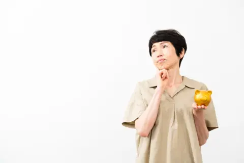 私は現在38歳のシングルマザーです。いま遺族厚生年金を受給中ですが、原則5年間の有期給付となると聞いたのですが本当ですか？ いつから制度変更が反映されるのでしょうか？