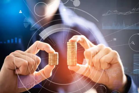 自営業の父は貯金が「3000万円」あると言います。商売は得意でも資産運用は苦手らしいのですが、仮に5年間運用するとどれくらい差が生まれるのでしょうか？