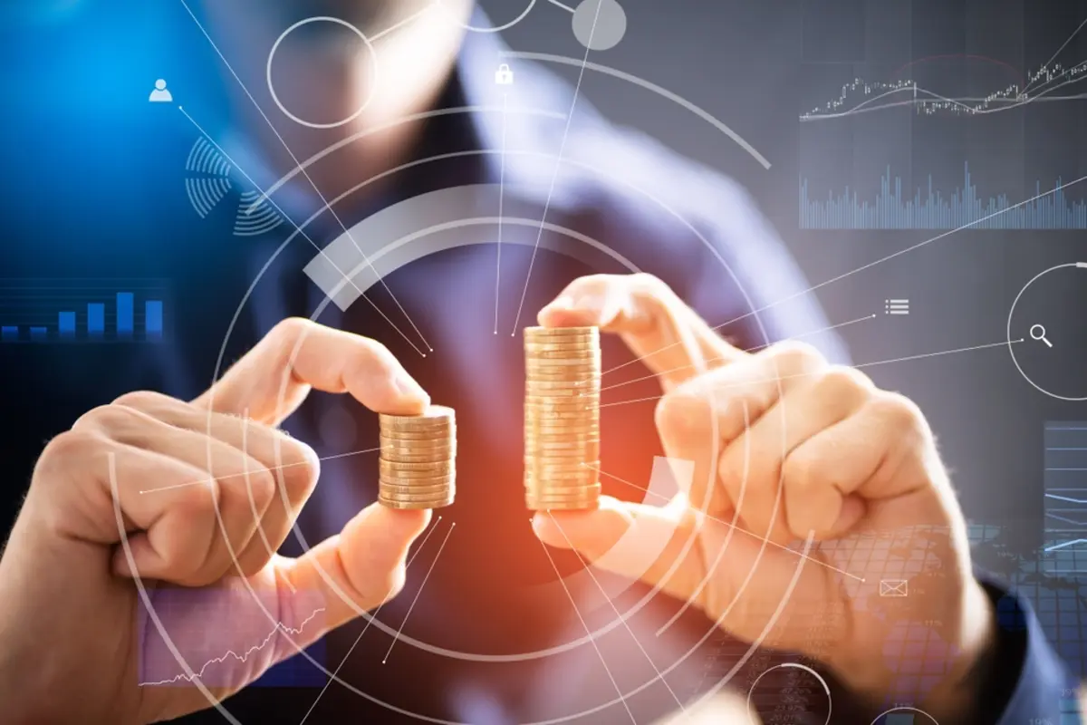 自営業の父は貯金が「3000万円」あると言います。商売は得意でも資産運用は苦手らしいのですが、仮に5年間運用するとどれくらい差が生まれるのでしょうか？