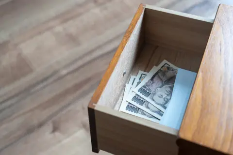 娘が生まれた当時からコツコツ貯めてきた“タンス預金”が目標額の500万円に。手渡しであげれば贈与税はかかりませんか？