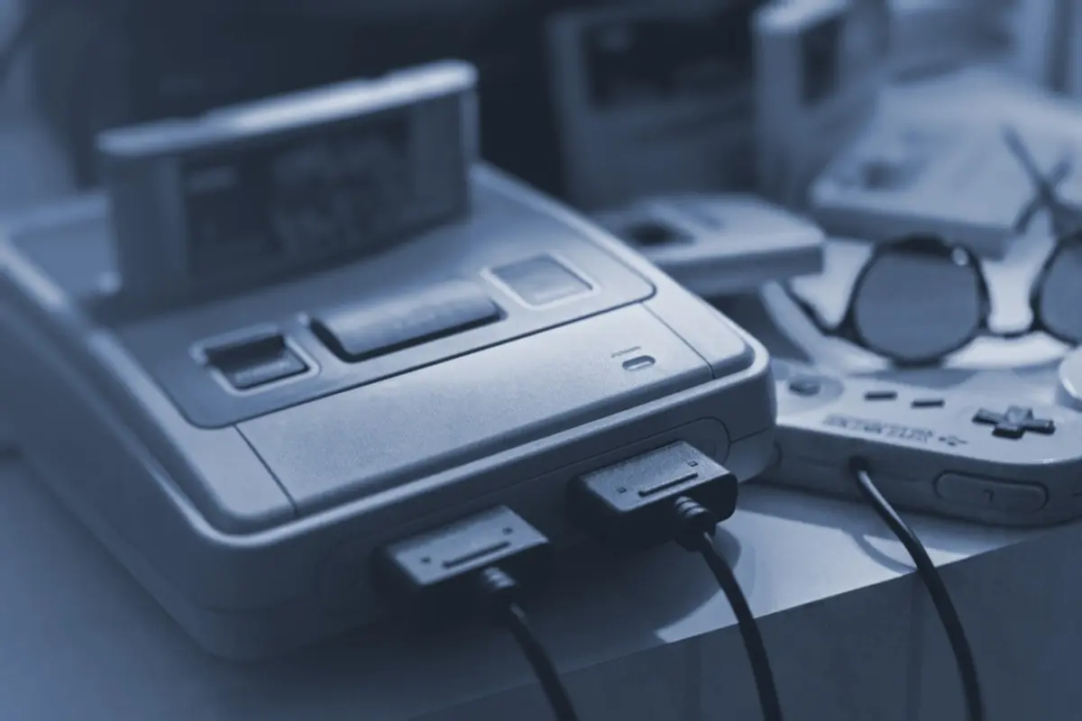 スーパーファミコンソフト”ファイアーエムブレム”を捨てようとしたら、制止する夫。「箱つきだから10万円を超える価値がある」と言っているのですが本当ですか？