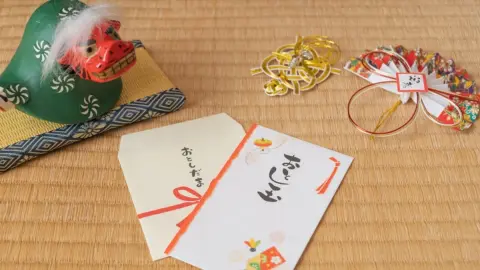 7歳の子どもに「お年玉2万円」を好きに使わせるママ友…わが家は「将来の学費」に貯めているのですが、教育に悪くないでしょうか？ 大金なので“親が貯めるべき”ですよね？