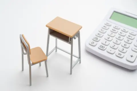 年収が「夫600万円・妻パート年収100万円」のわが家。塾の先生に「その収入なら私立高校はほぼ無償化ですよ」と言われましたが、本当でしょうか？ どのラインから“完全無償”になるのでしょうか？