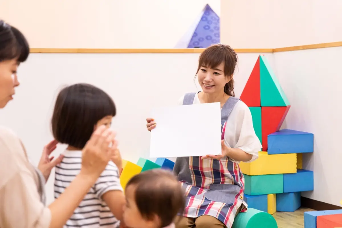 友人に「保育料が7万円からゼロ円になる」と言ったら、「お金持ちでいいね」と返答が…みんな“同じだけ払ってる”と思ったのですが、高いほうでしたか？ うっかり「収入バレ」する理由とは