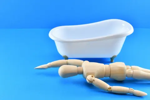 高齢の親に、浴室の「ハロゲンヒーター」の設置を勧めても、「電気代」がかかるからと嫌がります。実際そんなにかかるものでしょうか？ ヒートショックが心配です……