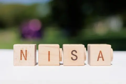 5歳の子どもの「児童手当1万円」を“こどもNISA”に「年利3％×13年」積み立てたら…大学資金「500万円」は貯められますか？ 運用益・必要な積立額も確認