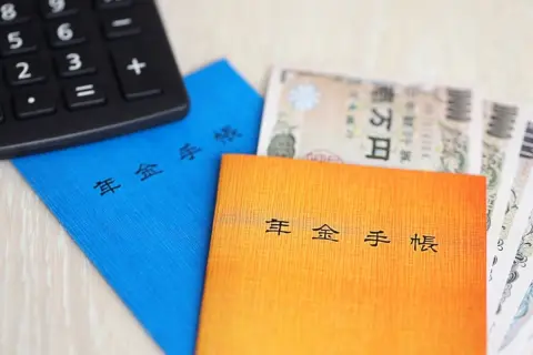 父が「年金に税金がかかっている気がする」と言います。「確定申告したら戻ってくるの？」と聞かれましたが、私も答えられません。年金受給者はどんなときに確定申告をすべきでしょうか？