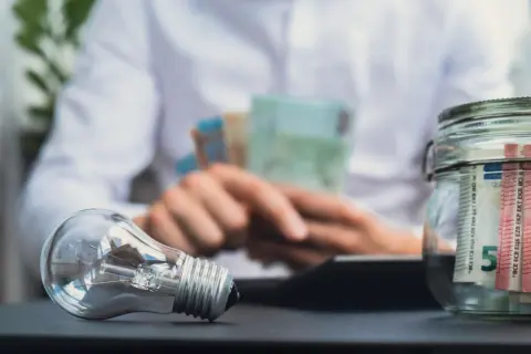 オール電化のマンションに引っ越したら、冬の電気料金が一気に「2倍以上」に！エアコンも控えめにしているつもりですが、どこから見直すべきでしょうか？