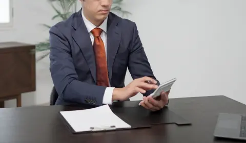 副業で「年間20万円」ほどの収入があるのですが、周りは「それくらいならバレないよ」とのこと。本当に確定申告しなくても大丈夫なのでしょうか…？