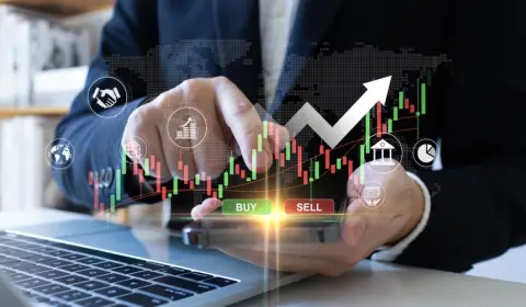 会社員の夫名義で「株の売却益」が50万円ほど出ました。NISA口座ではないのですが、確定申告をするとどれくらい税金がかかるのでしょうか？