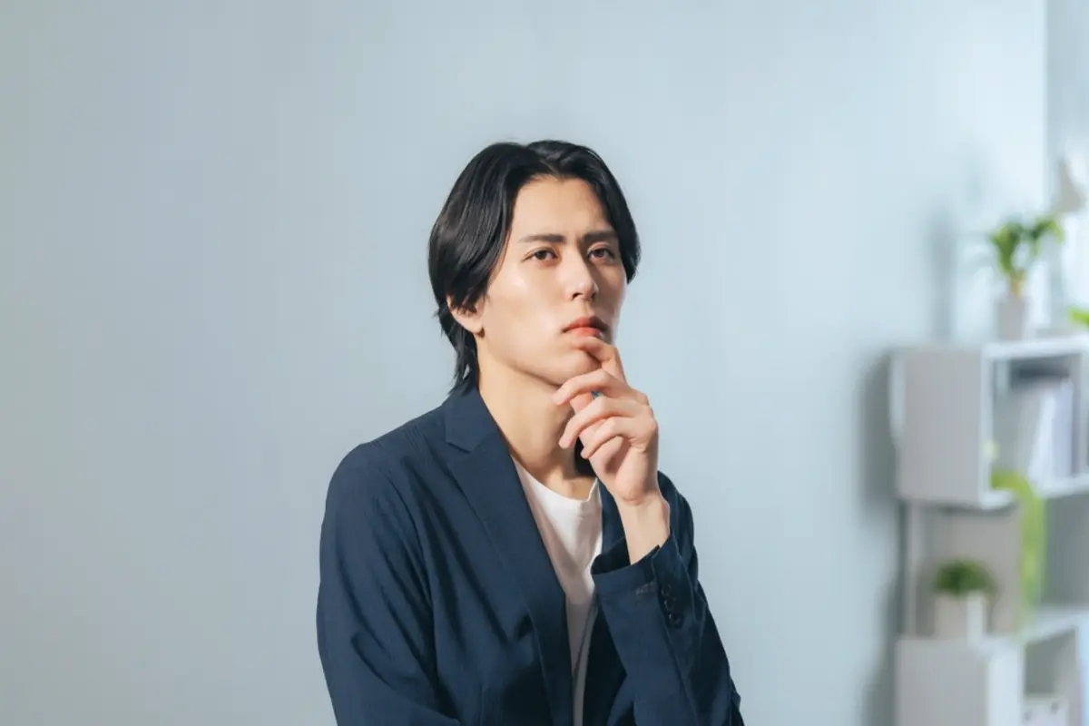 奨学金で大学に行きましたが、フリーランスになった今、返済が厳しいです。減額や返済猶予の制度は使えますか？