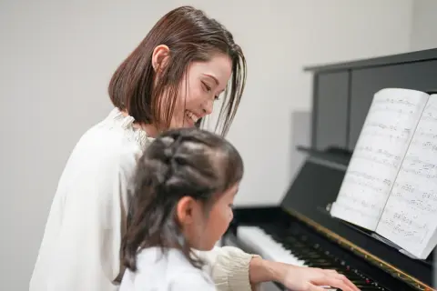 ママ友に言えない【習い事格差】年100万円かける家庭 vs ゼロ家庭…子どもの将来に本当に必要な「お金の分岐点」とは