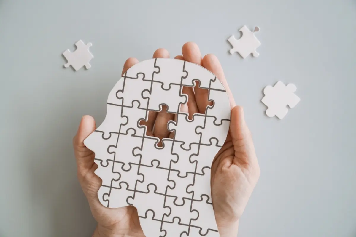 妻が若年性認知症に！ 定年まであと10年、貯金がまったくありません。認知症の介護にはどのくらい費用がかかりますか？