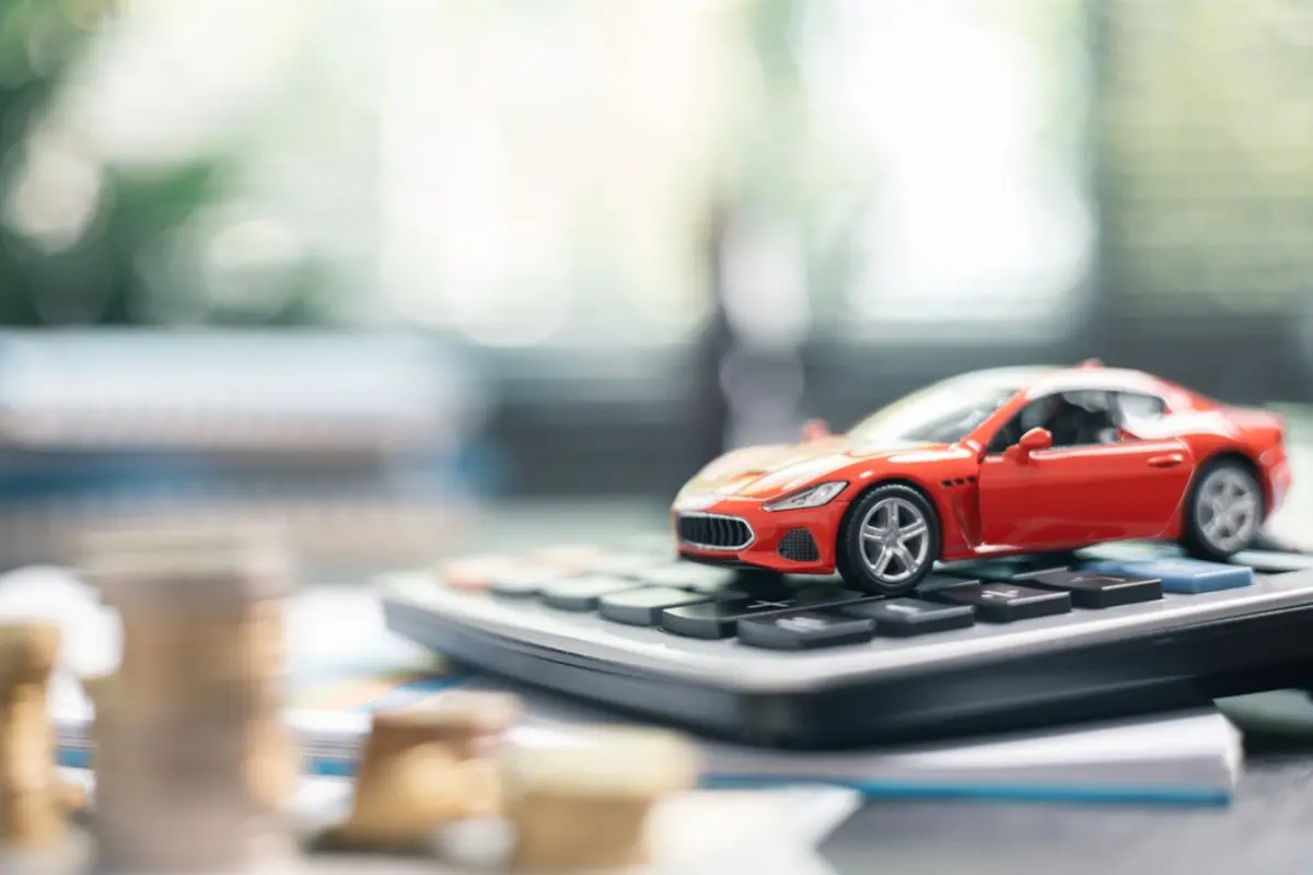 「アルファード」vs「ランクル」もし“5年で乗り換える”なら、得なのはどっち？ どちらも「5年後の残価率」は80％超!? 1年あたりのコストと比較