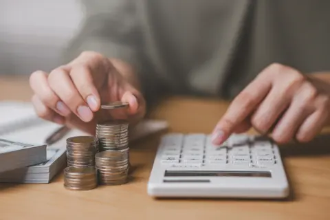 同僚に「NISAやってないの？」と言われて焦り…。45歳・貯金800万円、老後資金はもう手遅れでしょうか？