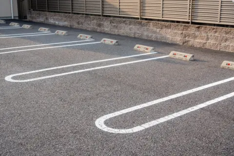 隣人にわが家の“空いてる駐車場”を「月5000円で貸して」と言われました。息子は「トラブルになる」とのことですが、知り合いなら大丈夫ですよね？ 善意で貸す際の注意点とは