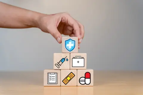 夫婦ともに70代で、2人とも年金から介護保険料が天引きされています。「同じ世帯なのに、どうして夫婦で金額が違うの？」と夫が不満げ。介護保険料に差が出るのはなぜでしょうか？