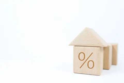 日銀が「0.50％→0.75％」の利上げを決定！ 住宅ローンが「3000万円」ありますが、返済額はどれだけ増えますか？ 変動金利で「0.25％」上がる場合をシミュレーション