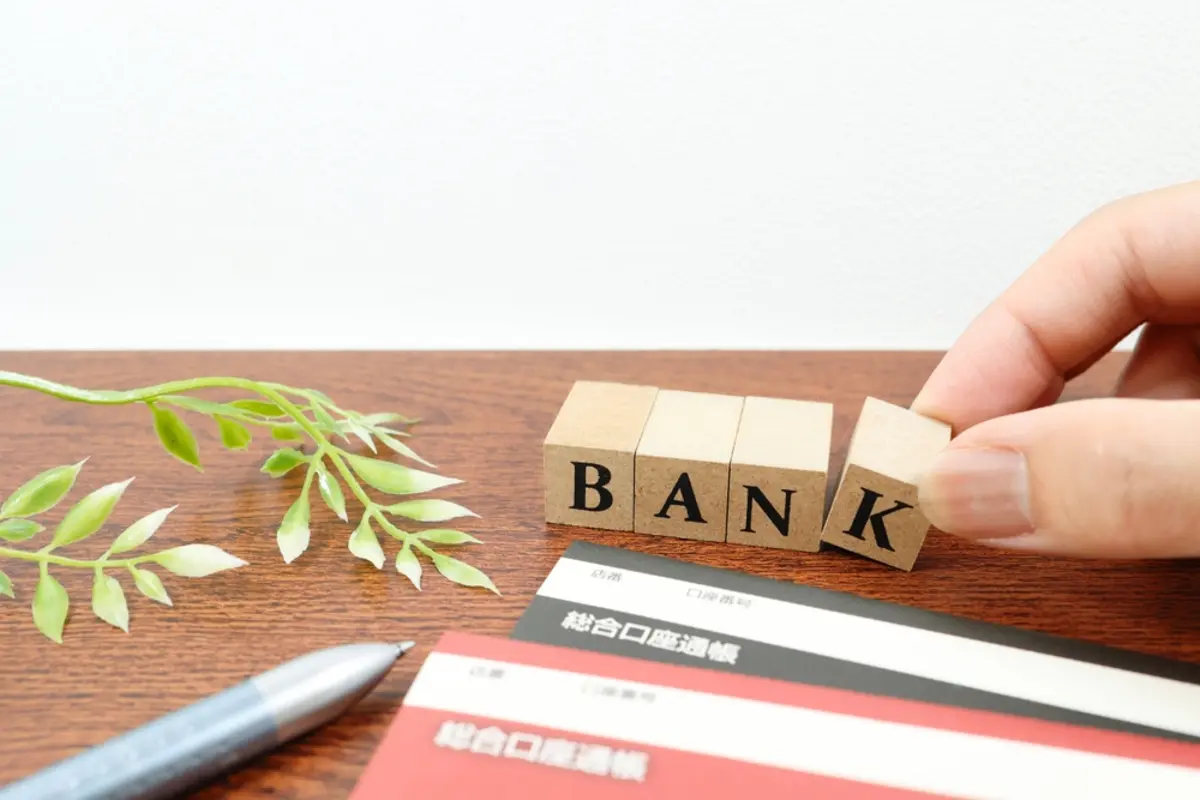 相続財産の整理中、生前母が弟に「1000万円」の通帳を渡していたことが発覚！ 母名義ですが、弟にあげたものなら相続財産に含める必要はないですよね？