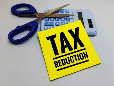 「iDeCo」「NISA」を始めると節税になると聞きますが、実際にどのくらい税金が減るのかわかりません。手取りが「数万円」変わることもあるのでしょうか？