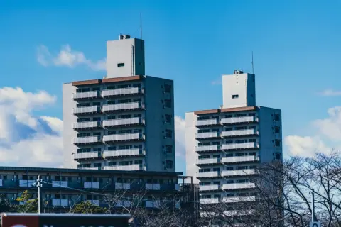 賃貸暮らしですが、老後「年金14万円」なのに“家賃10万円”はキツイです…「都営住宅」なら年金だけで暮らせますか？“入居条件・家賃水準”を解説