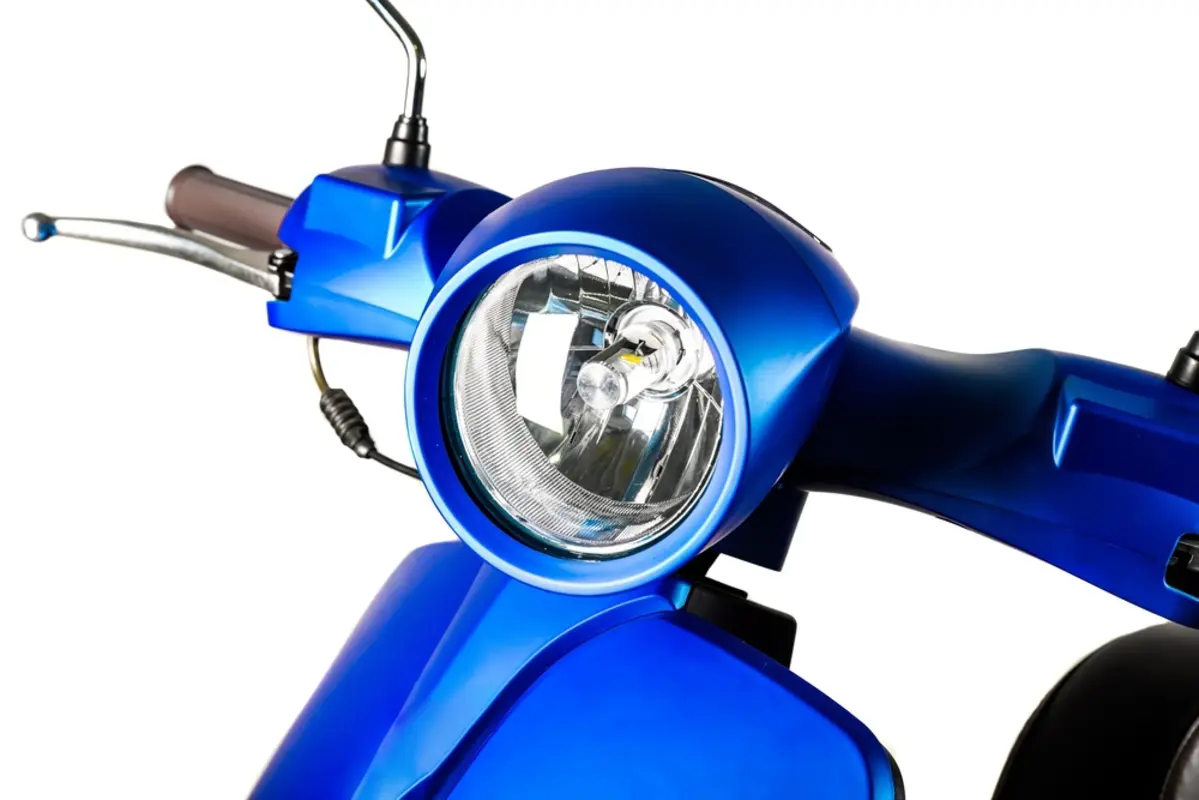 仕事帰り、原付の「ヘッドライト切れ」が警察に見つかり“反則金5000円”を払うことに…「反則金の支払いは任意」と聞きますし、切れたのが走行中なら支払いは不要ですよね？