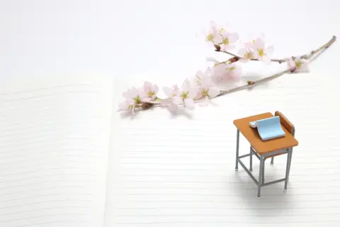 春から息子が大学生になりますが受験費用が思った以上にかかり貯蓄150万円しかありません。奨学金は借りられますか？今からでも間に合う？