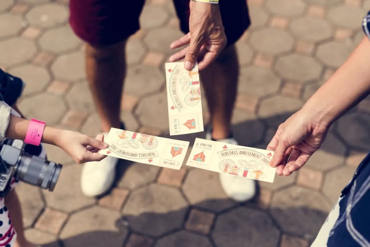 最近のディズニーは「1つのアトラクション」に“2000円のチケット”が必要なんですか!? 最近は「課金しないと楽しめない」と聞いたのですが、入園料だけでは大変でしょうか…？