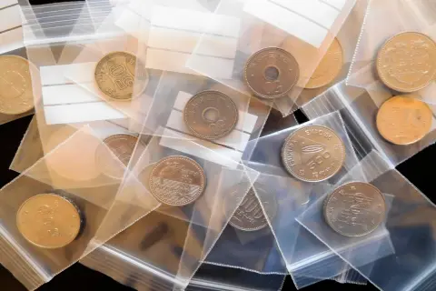 実家で「新幹線の描かれた銀貨」を発見！ 開業50周年の「記念貨幣」らしいですが、今なら額面の“40倍超の価値”があるって本当ですか？ 千円銀貨幣の買取価格も確認