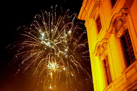 家族4人の“USJ旅行”に「16万円必要」でショック！ せめて「お弁当持参」で節約したかったのですが、水筒なども不可でしょうか？“東京から1泊2日”の費用を確認