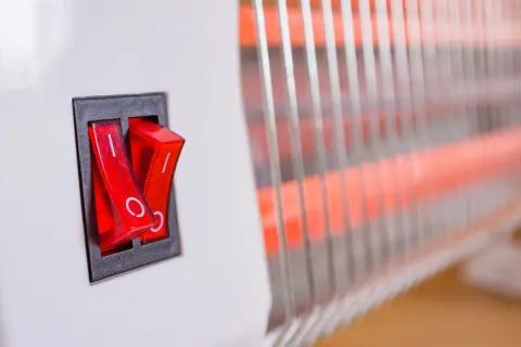 高齢の母は「電気代がもったいないから」と入浴前の“浴室暖房”をつけようとしません。ヒートショックが心配なのですが、電気代ってそんなにかかるものでしょうか？